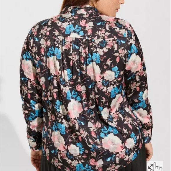 TORRID Madison Long Sleeve Floral Satin Black Button Up Shirt size 1 (14-16) - Picture 5 of 11